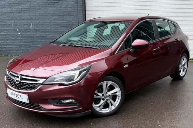 Opel Astra (2018) thumbnail 1