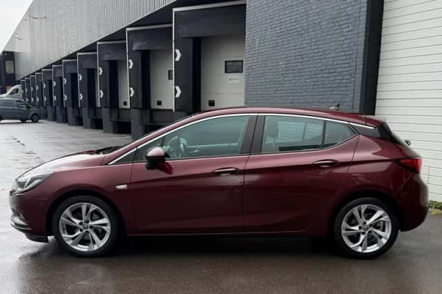 Opel Astra (2018) thumbnail 3