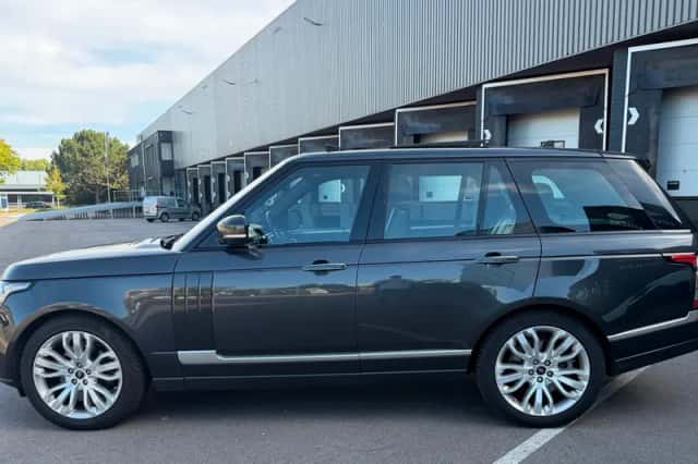 Land Rover Range Rover (2017) thumbnail 3