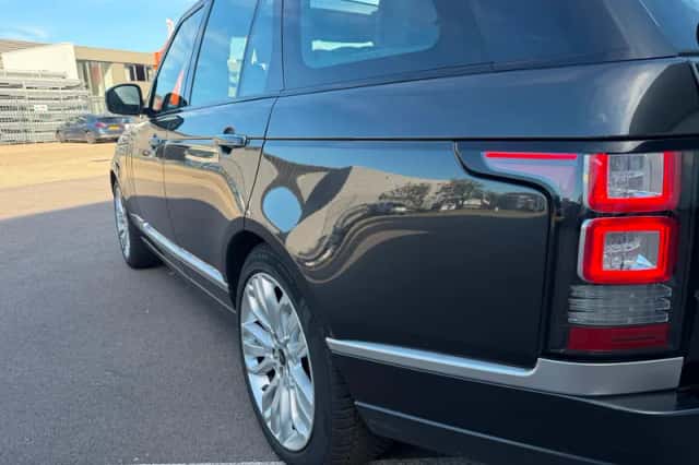 Land Rover Range Rover (2017) thumbnail 5