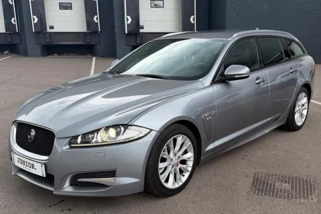Jaguar XF (2014) thumbnail 2