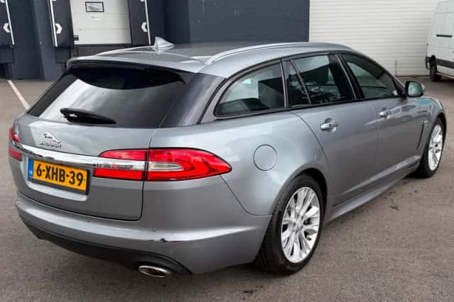 Jaguar XF (2014) thumbnail 6