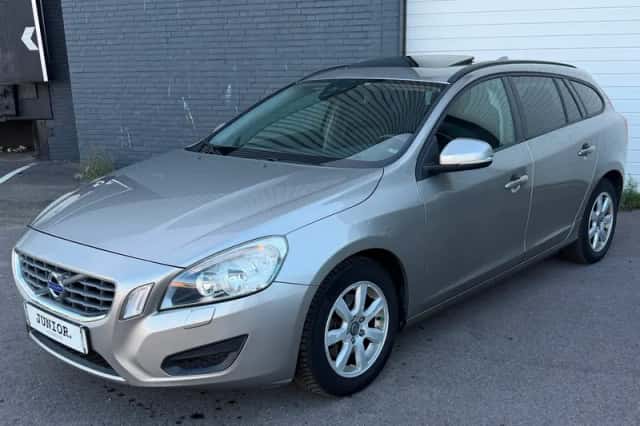 Volvo V60 (2011) thumbnail 2