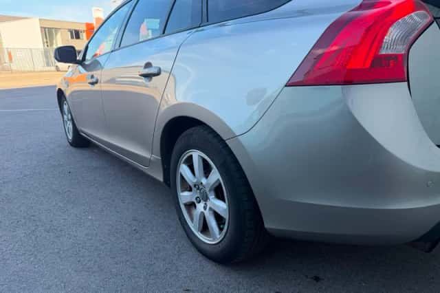Volvo V60 (2011) thumbnail 5