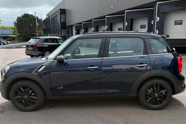 MINI Countryman (2012) thumbnail 3