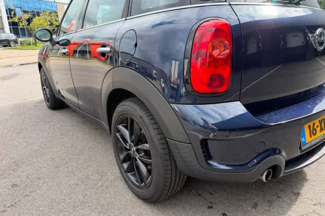 MINI Countryman (2012) thumbnail 5