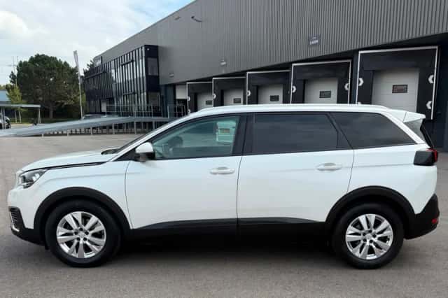 Peugeot 5008 (2019) thumbnail 3