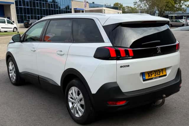 Peugeot 5008 (2019) thumbnail 4