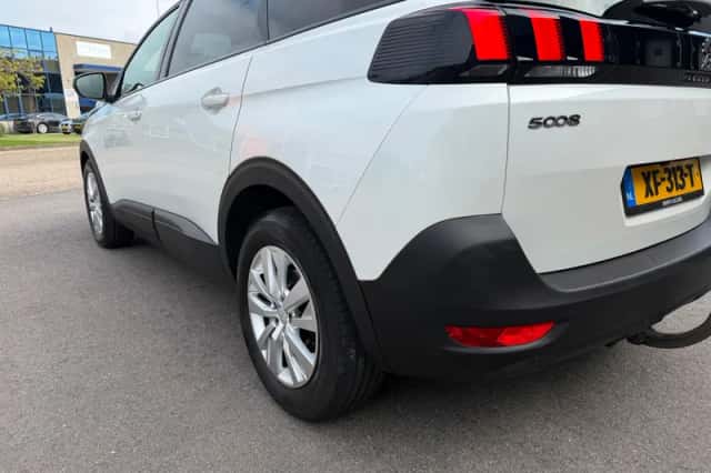 Peugeot 5008 (2019) thumbnail 5