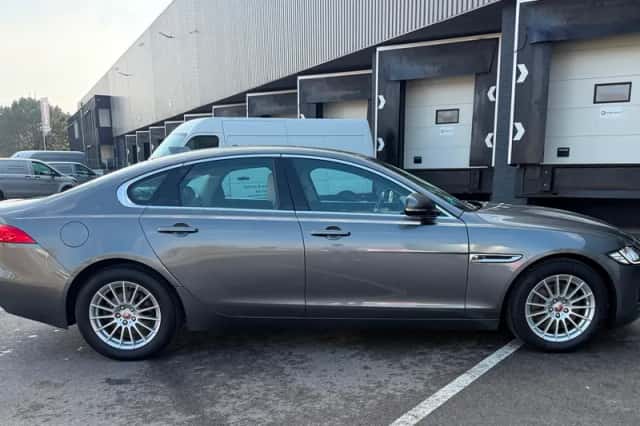 Jaguar XF (2017) thumbnail 6