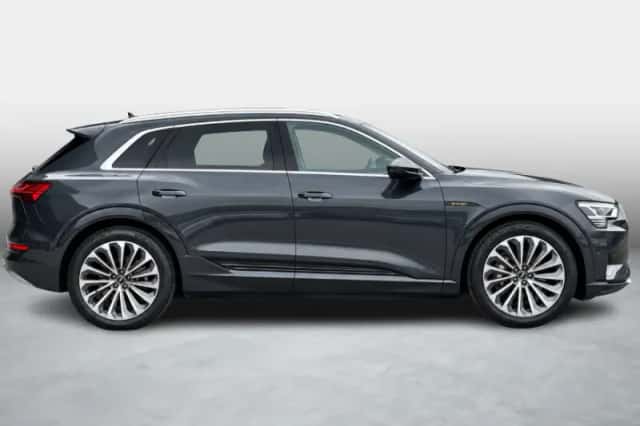 Audi e-tron (2021) thumbnail 5