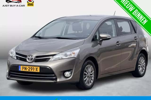 Toyota Verso (2017) thumbnail 1