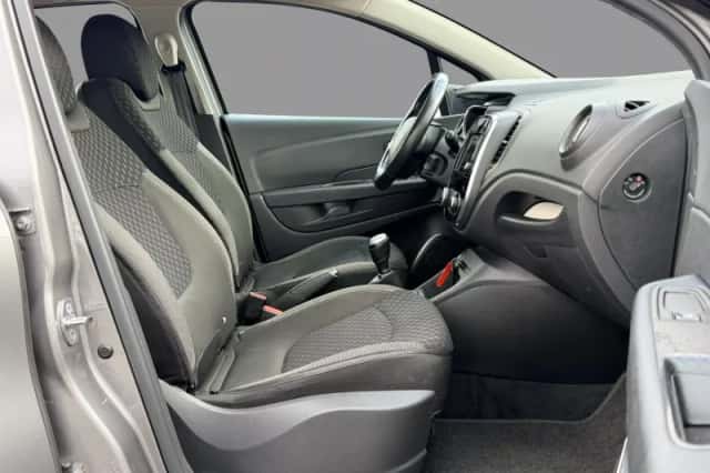 Renault Captur (2018) thumbnail 5
