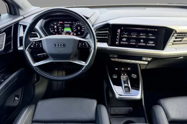 Audi Q4 e-tron (2022) thumbnail 4