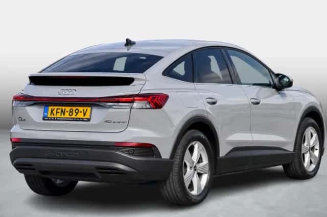 Audi Q4 e-tron (2022) thumbnail 5