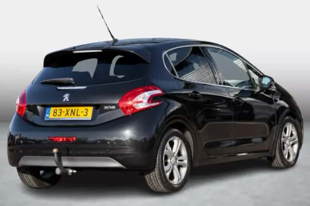 Peugeot 208 (2012) thumbnail 4