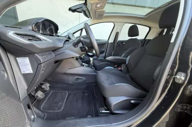 Peugeot 208 (2012) thumbnail 6