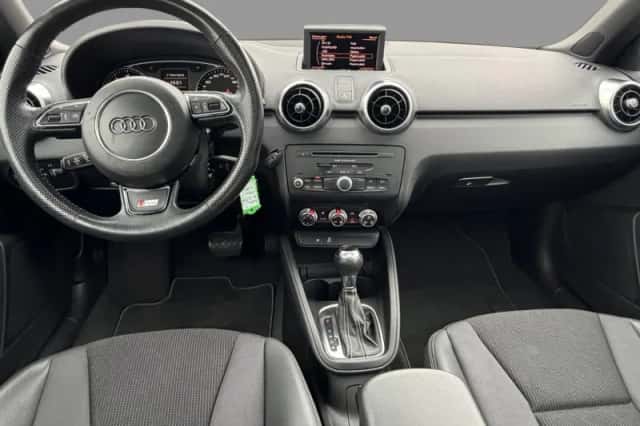 Audi A1 (2011) thumbnail 3