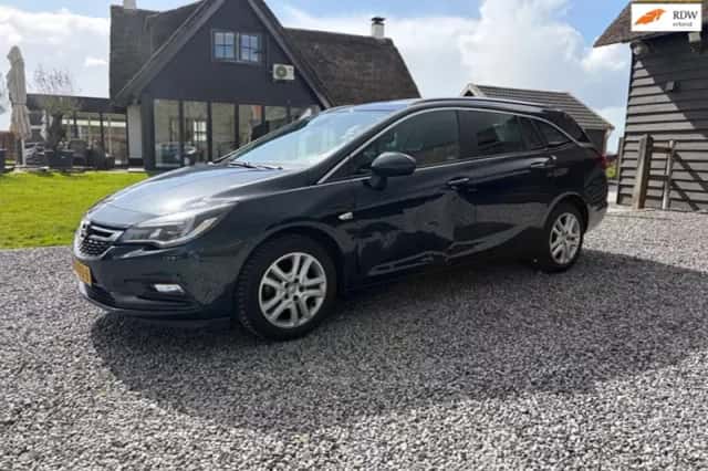 Opel Astra (2018) thumbnail 1
