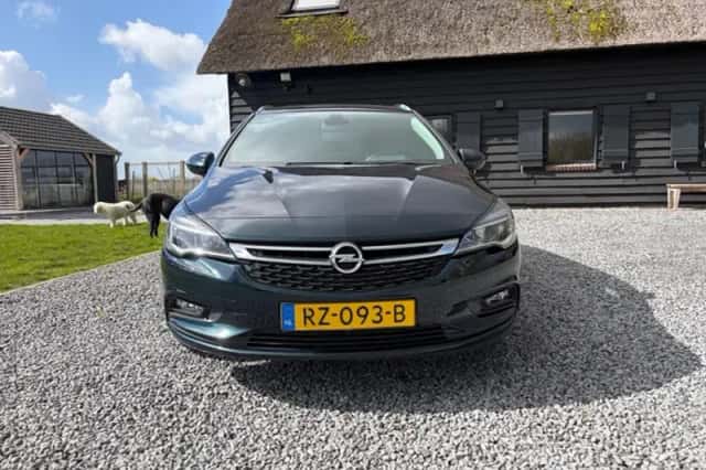 Opel Astra (2018) thumbnail 2