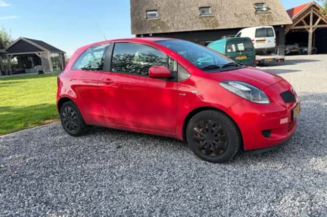 Toyota Yaris (2007) thumbnail 3