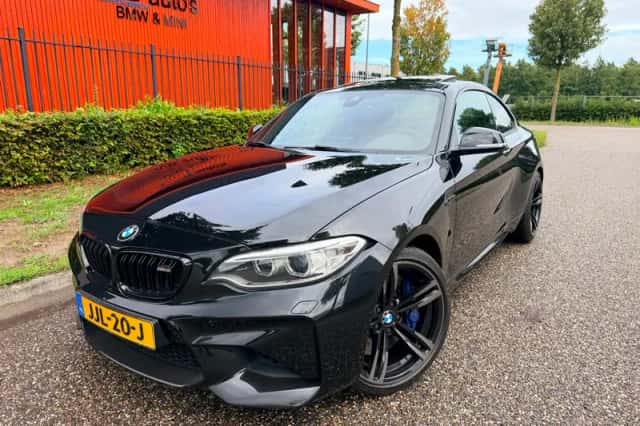 BMW M2 (2017) thumbnail 1