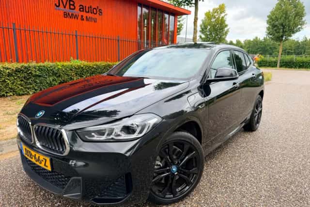 BMW X2 (2022) thumbnail 1