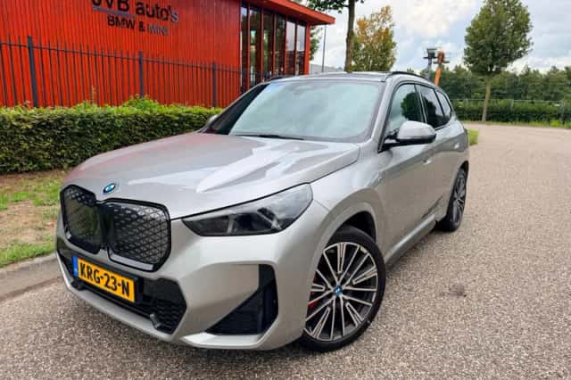 BMW iX1 (2024) thumbnail 1