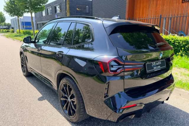 BMW X3 (2022) thumbnail 2