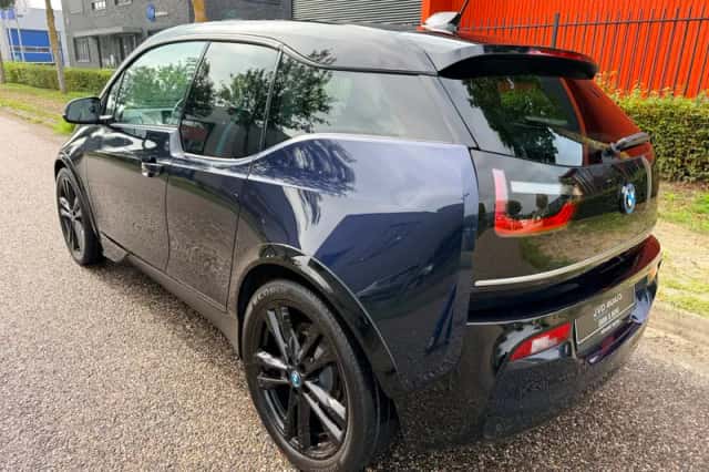 BMW i3 (2022) thumbnail 2