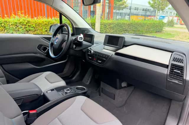 BMW i3 (2022) thumbnail 4