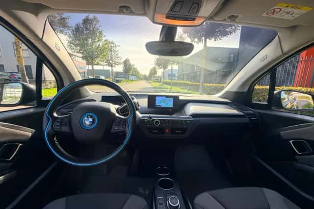 BMW i3 (2022) thumbnail 6