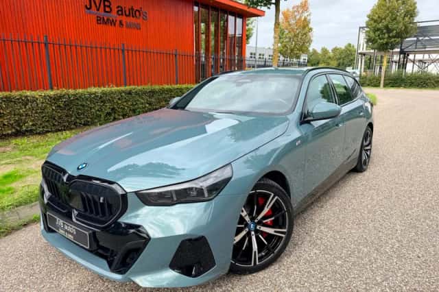 BMW i5 (2024) thumbnail 1