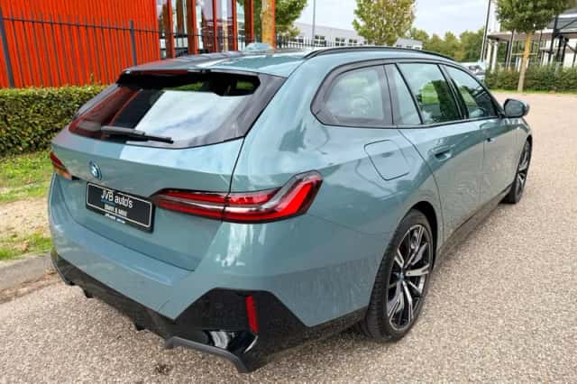 BMW i5 (2024) thumbnail 3