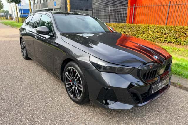 BMW i5 (2025) thumbnail 6