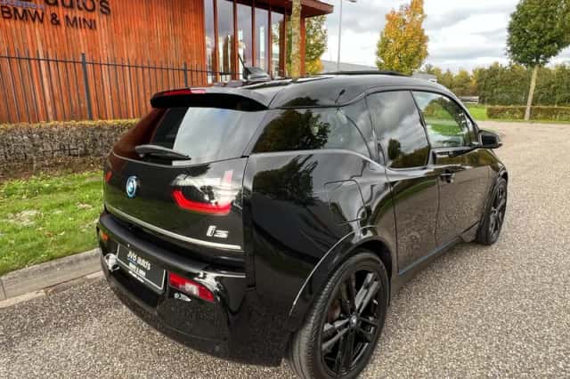 BMW i3 (2022) thumbnail 2