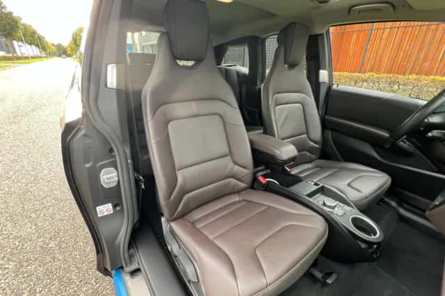 BMW i3 (2022) thumbnail 3