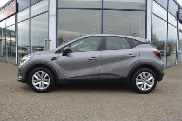 Renault Captur (2021) thumbnail 2
