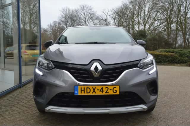 Renault Captur (2021) thumbnail 4