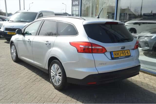 Ford Focus (2018) thumbnail 3