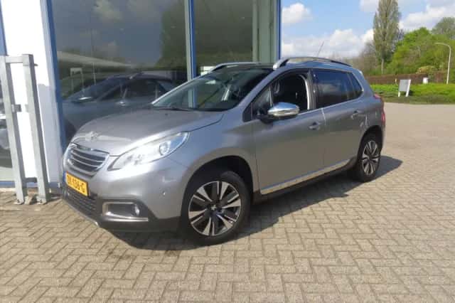 Peugeot 2008 (2015) thumbnail 1