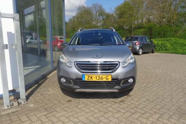 Peugeot 2008 (2015) thumbnail 4