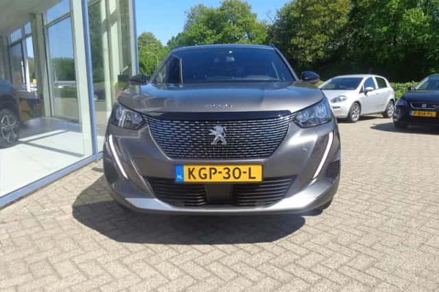 Peugeot 2008 (2023) thumbnail 4