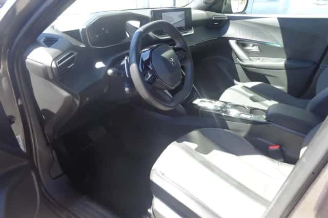 Peugeot 2008 (2023) thumbnail 6
