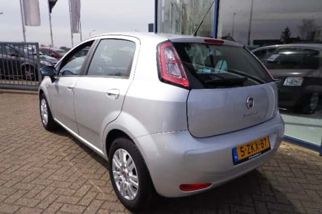 Fiat Punto (2013) thumbnail 3