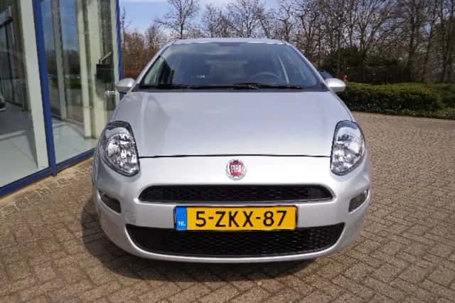 Fiat Punto (2013) thumbnail 4