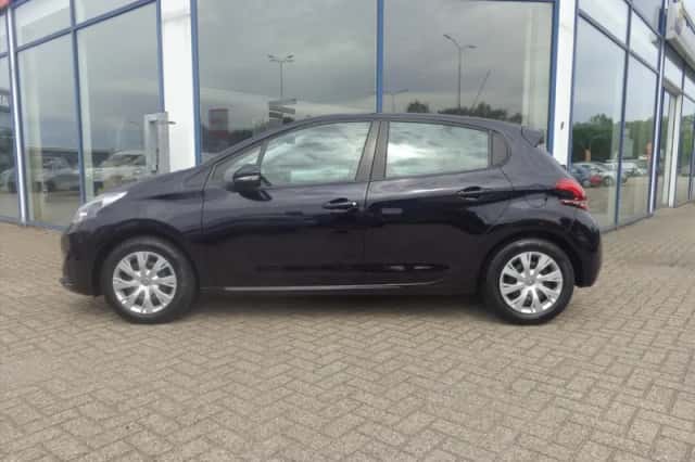 Peugeot 208 (2017) thumbnail 2