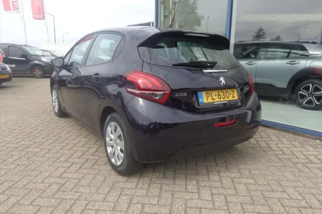 Peugeot 208 (2017) thumbnail 3