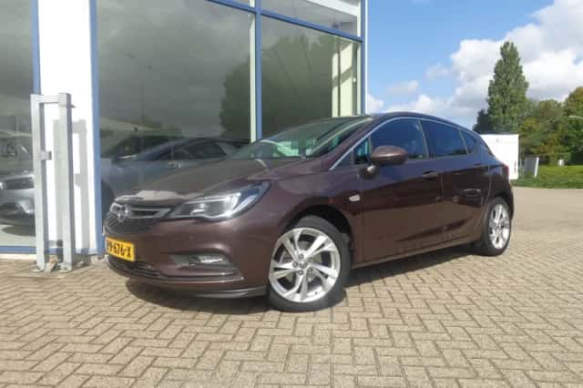 Opel Astra (2017) thumbnail 1