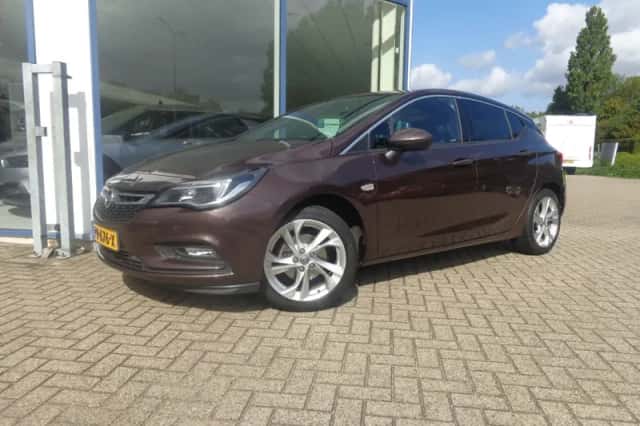 Opel Astra (2017) thumbnail 2